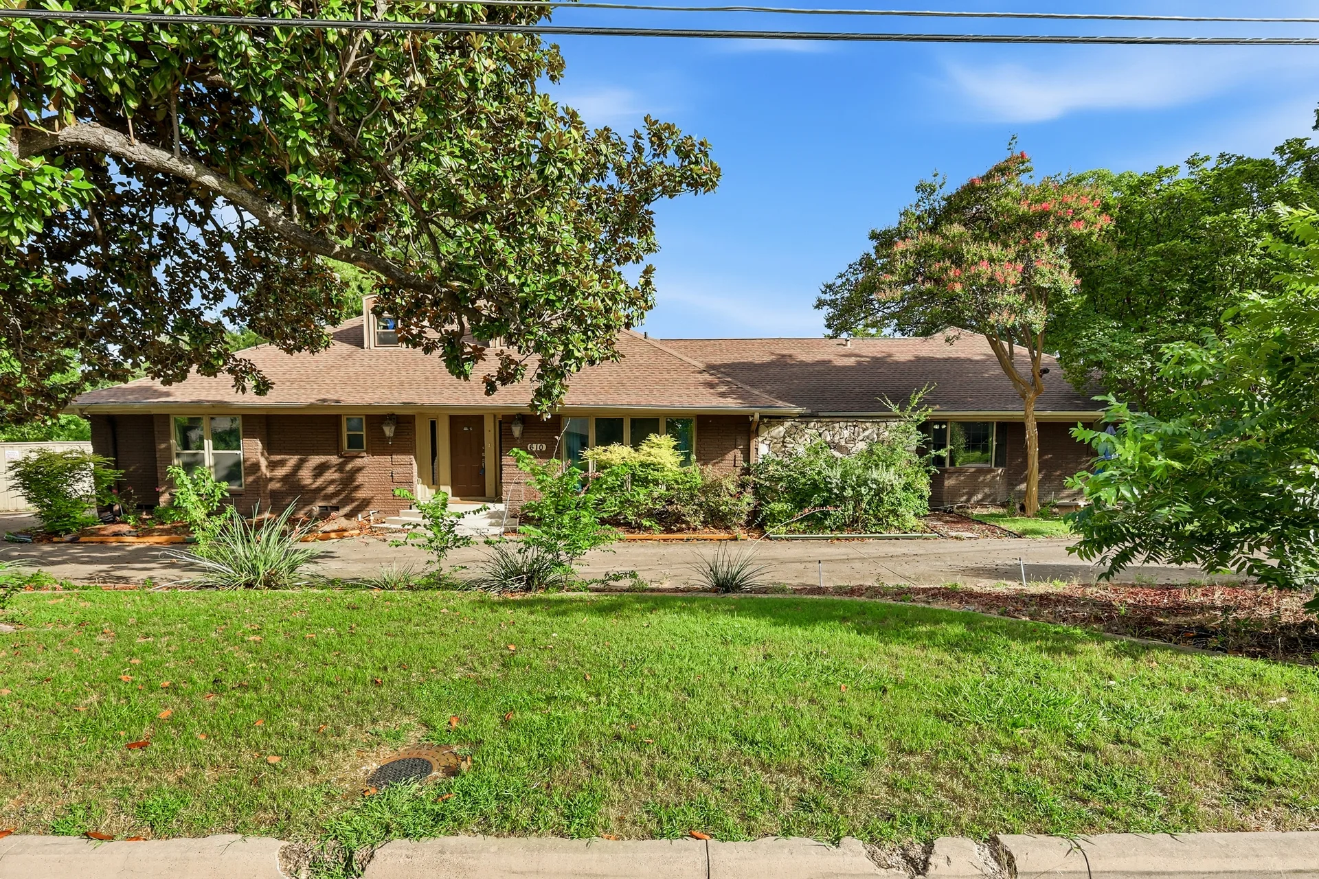 610 S Manus Dr — photo 6