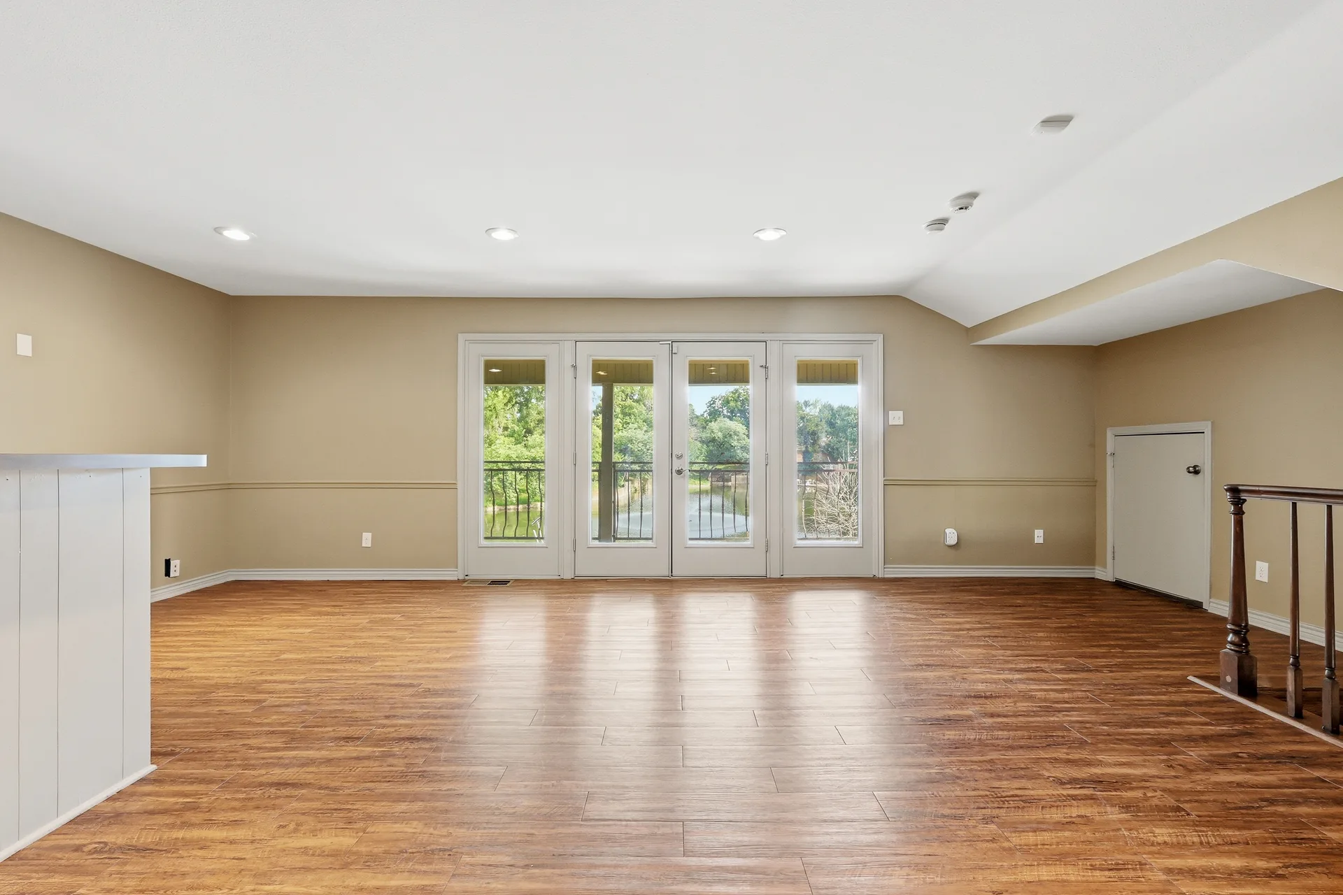 610 S Manus Dr — photo 3