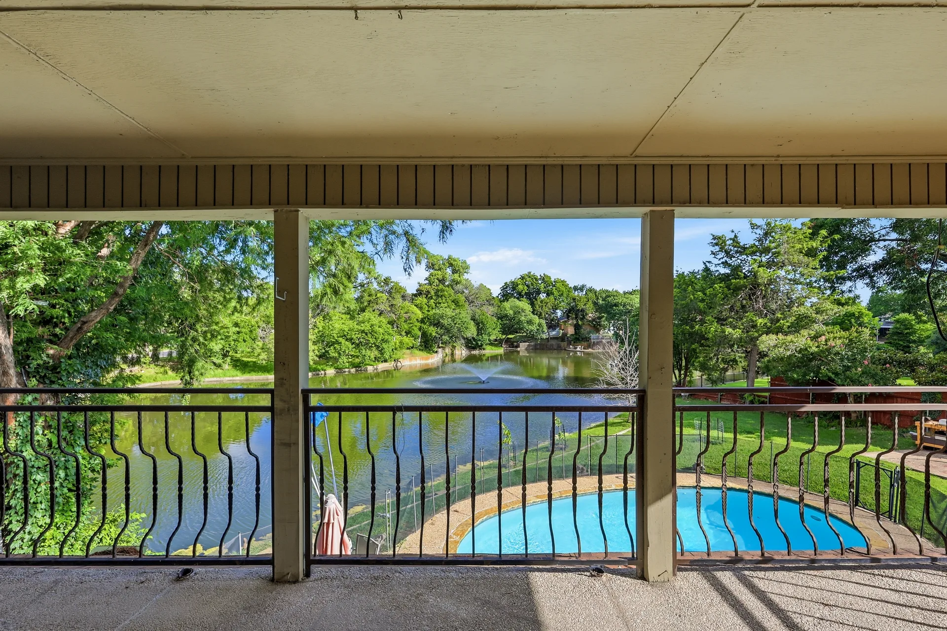 610 S Manus Dr — photo 1
