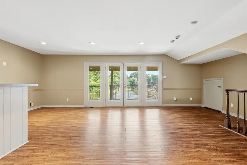 Great room to the water